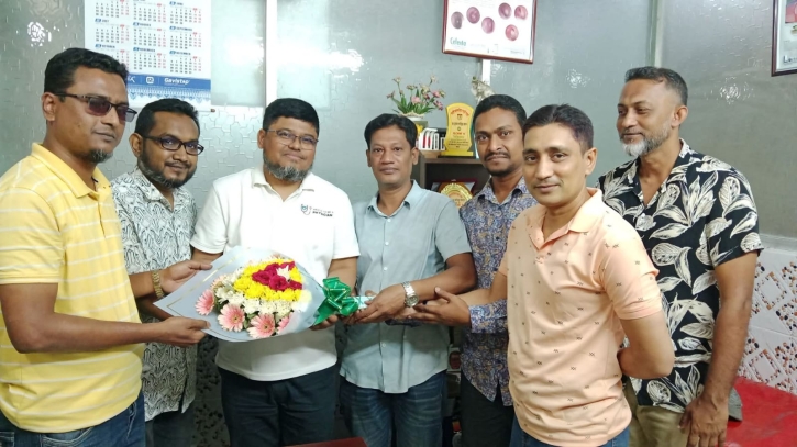 ডা. মুহাম্মদ আনিছুর রহমানকে অভিনন্দন জানালো জিয়া সাইবার দল